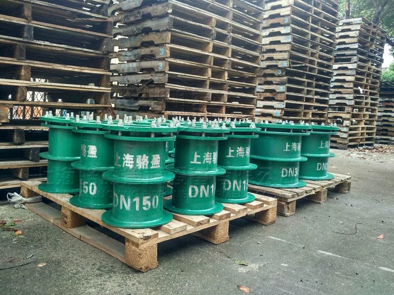 <a href=http://www.www.lamarhomegallery.com target=_blank class=infotextkey>柔性防水套管</a>防水層被破壞的原因